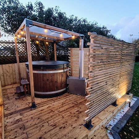 Le Manoir  Gite 4 Personnes Avec Piscine Et Bain Nordique Proche Des Plages Du Debarquement מראה חיצוני תמונה