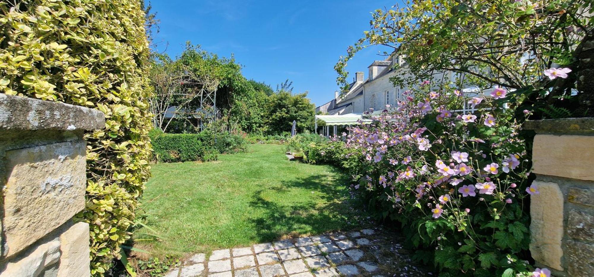 Le Manoir  Gite 4 Personnes Avec Piscine Et Bain Nordique Proche Des Plages Du Debarquement מראה חיצוני תמונה