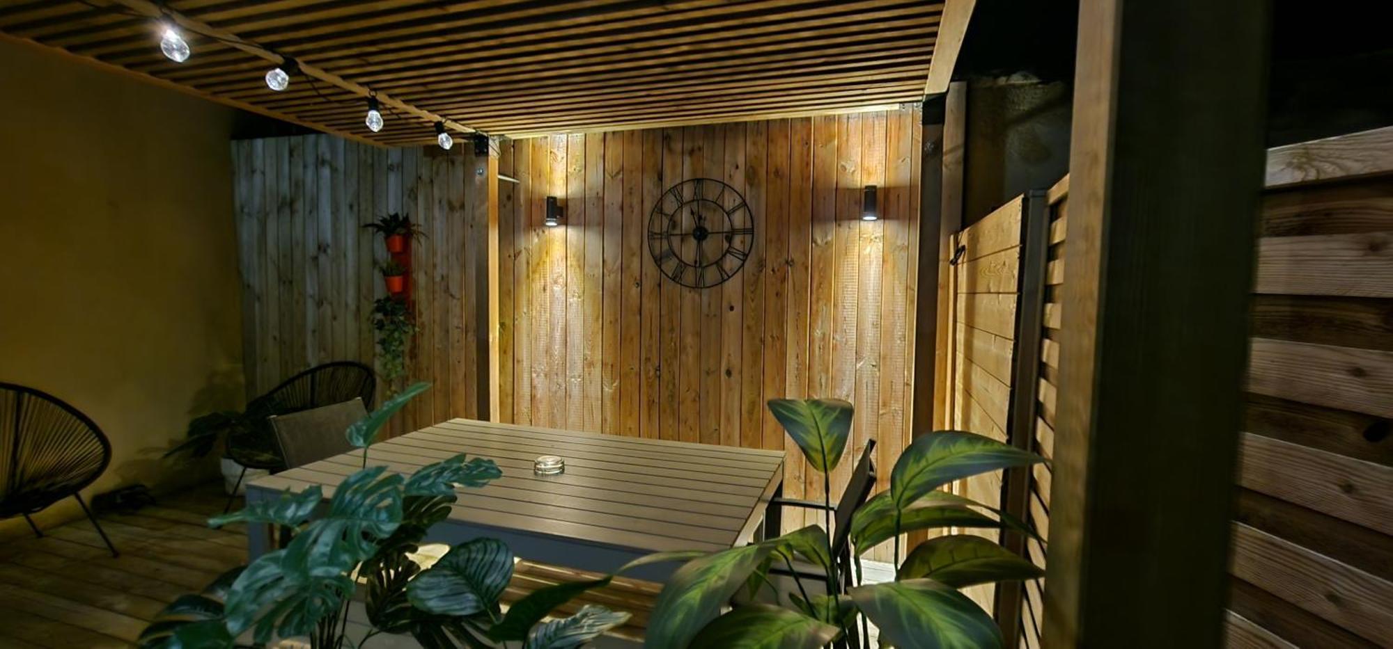 Le Manoir  Gite 4 Personnes Avec Piscine Et Bain Nordique Proche Des Plages Du Debarquement מראה חיצוני תמונה